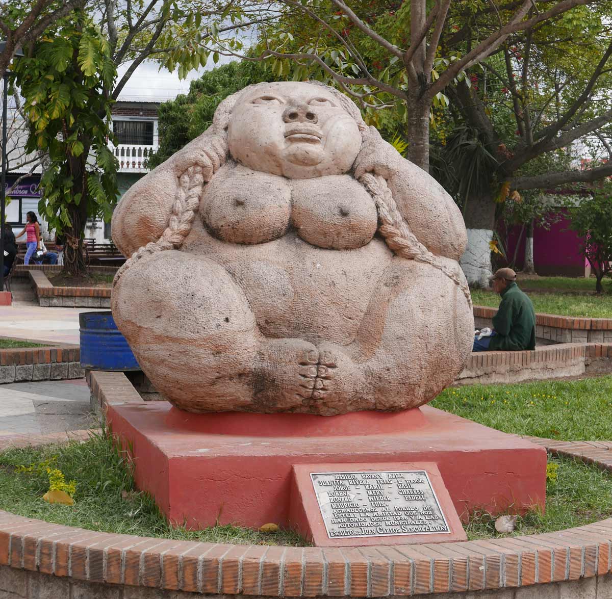Statue in Parque Central in Esteli, Nicaragua