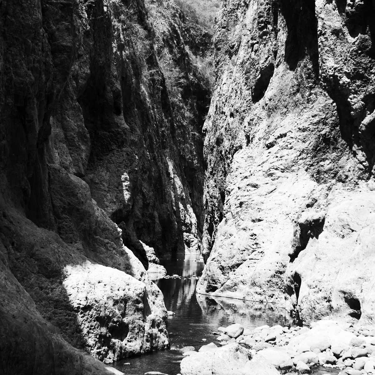 The gorge in the middle part of Somoto canyon
