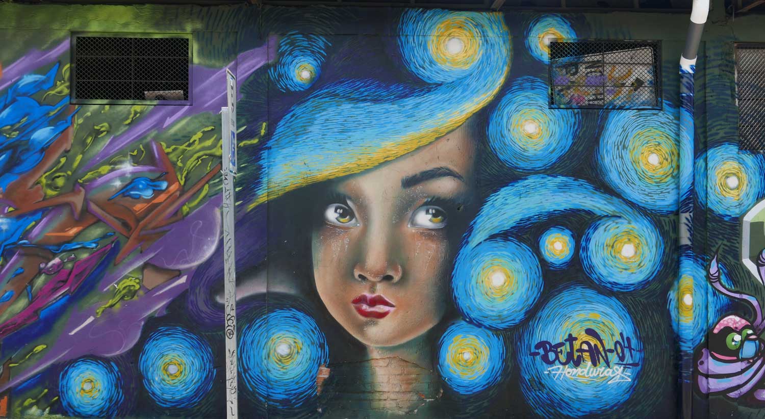 Fairytale princess. Street art in San Jose, Costa Rica