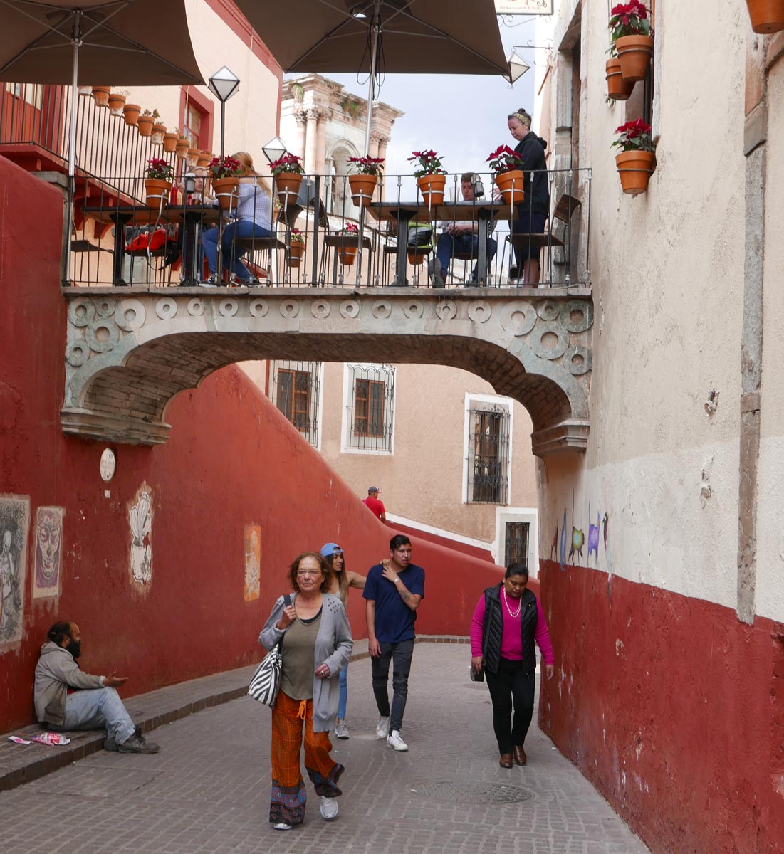 Restaurant bridge in the narrow streets of Guanajuato centre