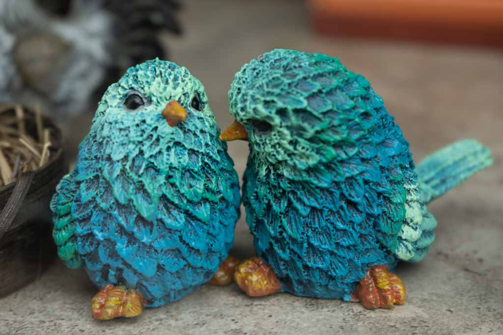 Souvenir birds in Cuenca