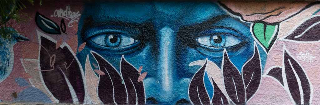 Quito street art: The blue face