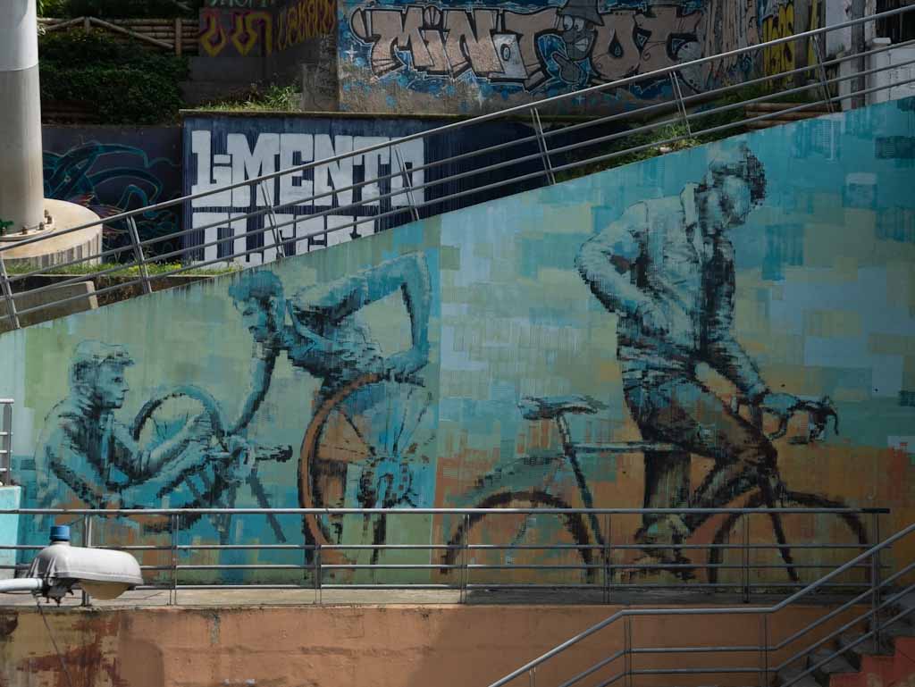 Street art: cyclists in Santo Domingo