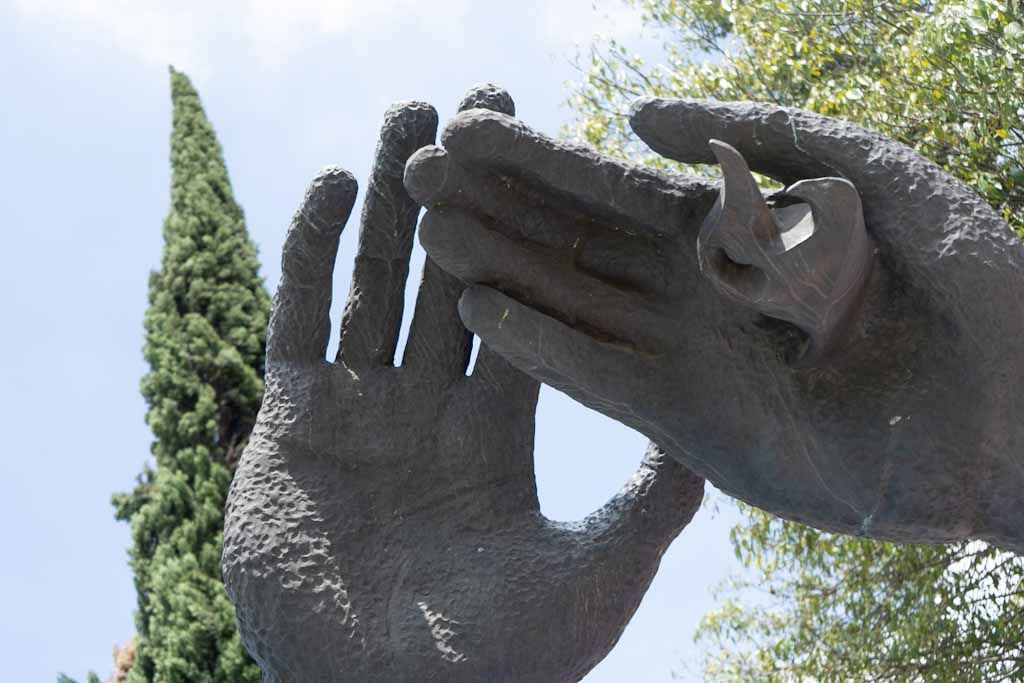 Reaching Hands artwork Puebla
